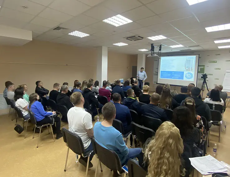 На семинар-практикум собрались представители почти всех дилеров «Высокого стиля» из Братска и других городов Иркутской области