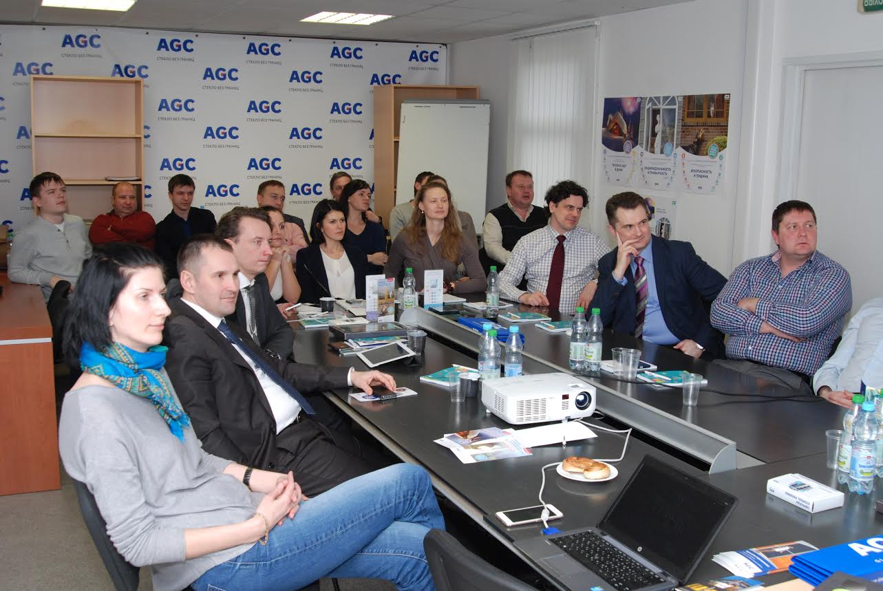 Первая официальная встреча AGC и REHAU прошла на стекольном заводе в Клину.