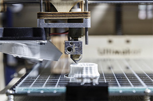 3D-принтер научили печатать стеклом