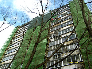 При реконструкции ветхого жилья в Москве начали устанавливать окна премиум класса