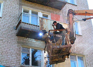 Госжилинспекция Кузбасса обследовала на безопасность более 5,3 тыс. балконов и лоджий с мая по октябрь 2016 года