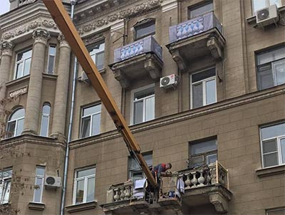 Суд обязал фонд капремонта восстановить прикрытые баннерами балконы  Подробнее на СарБК: https://news.sarbc.ru/main/2017/08/23/204162.html