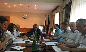 Вопросы развития стекольного кластера в Дагестане обсудили в Минпромторге региона