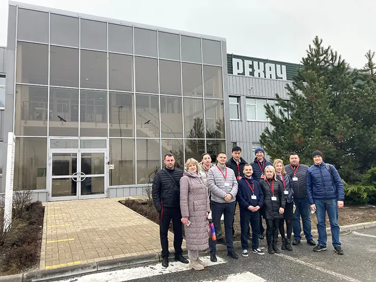 Сотрудники компании «Окна Баринофф» посетили с завод «РЕХАУ» в п. Гжель