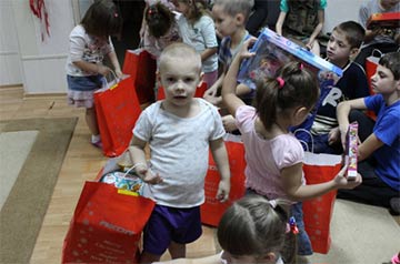 Компания AXOR INDUSTRY устроила праздник для детей из детского приюта