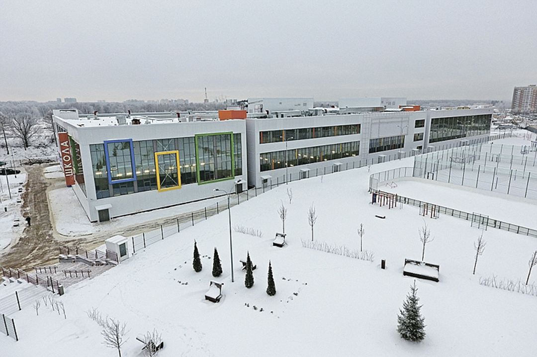 Новые школы столицы: стеклянные кабинеты, спальни и танцполы