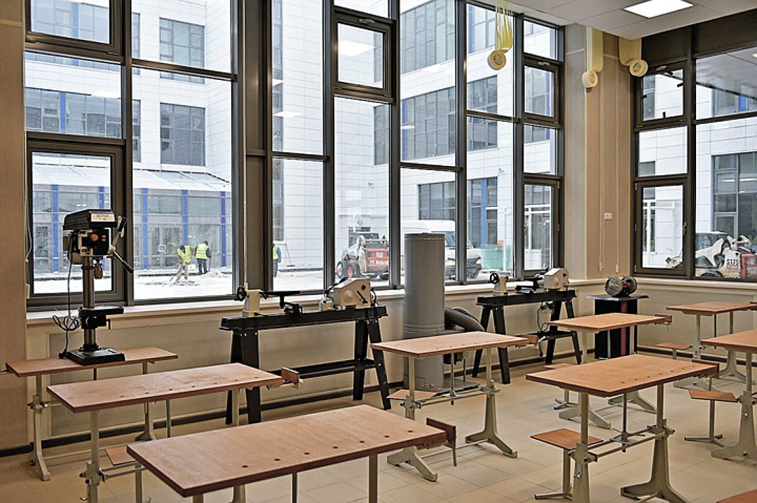 Новые школы столицы: стеклянные кабинеты, спальни и танцполы