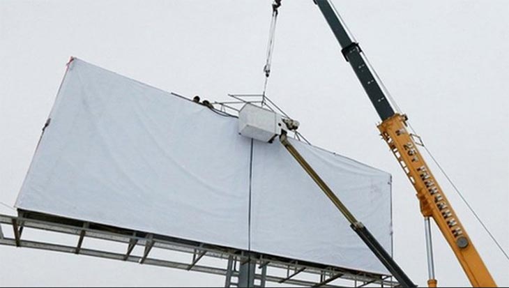 Рекламные вывески в Ставрополе запретили вешать выше второго этажа