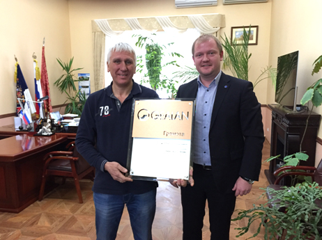 GEALAN поздравляет с 25-летним юбилеем компанию «Хамелеон»