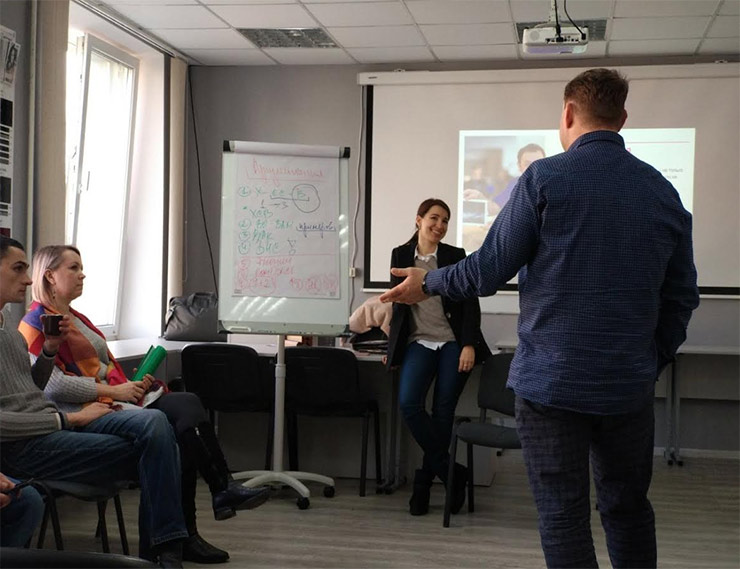 Академия REHAU провела семинар по технике эффективных продаж для партнеров в Беларуси