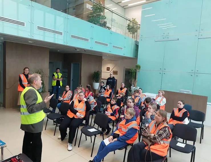 Гимназисты Троицка в гостях у VEKA