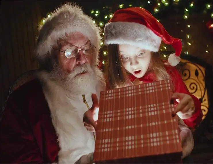 «Окновляйтесь» к Новому году: компания REHAU запустила праздничную кампанию с Дедом Морозом в главной роли