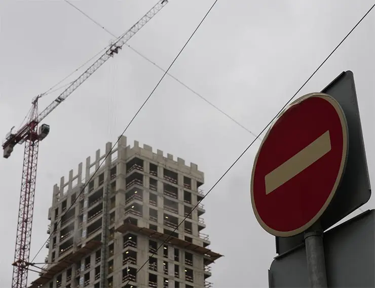 В 43 городах России прекратили строить жилье