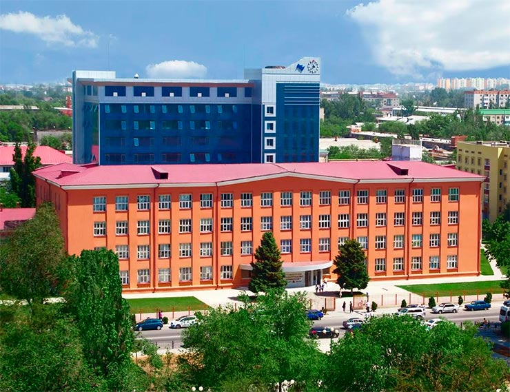 Астраханский Государственный университет остеклён на профиле «Эко 60» от Deceuninck