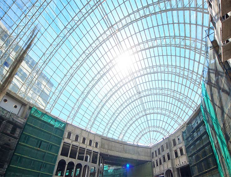 В Москве появился гигантский стеклянный купол 