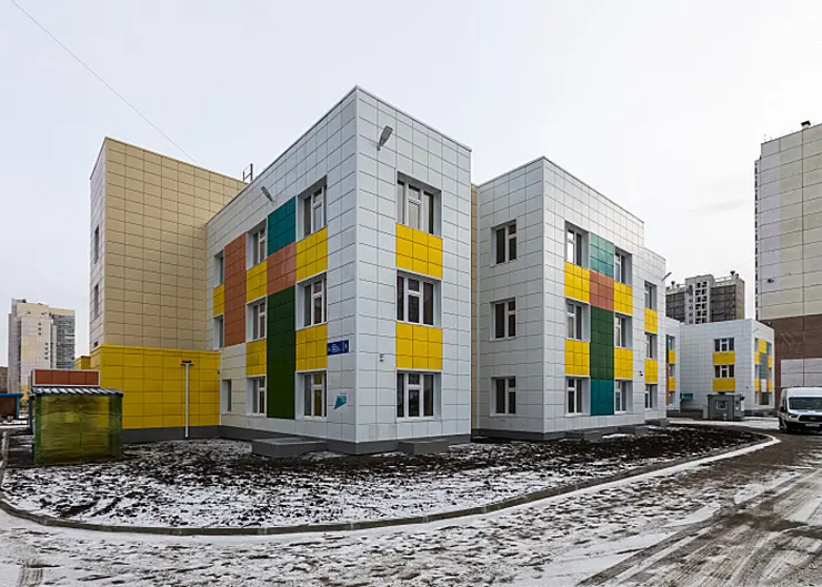 Губернатор Челябинской области поручил установить пластиковые окна в школах и детсадах региона