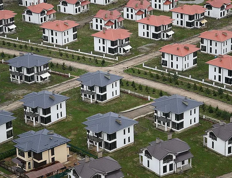 Минстрой предлагает сблизить правила строительства коттеджных поселков и многоэтажек