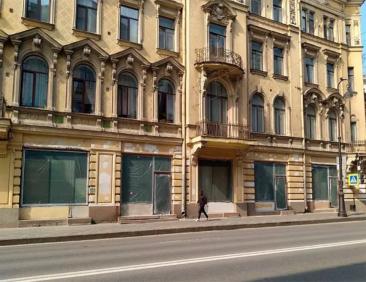 Делом об уничтожении витринных окон дома Шведерского займется полиция