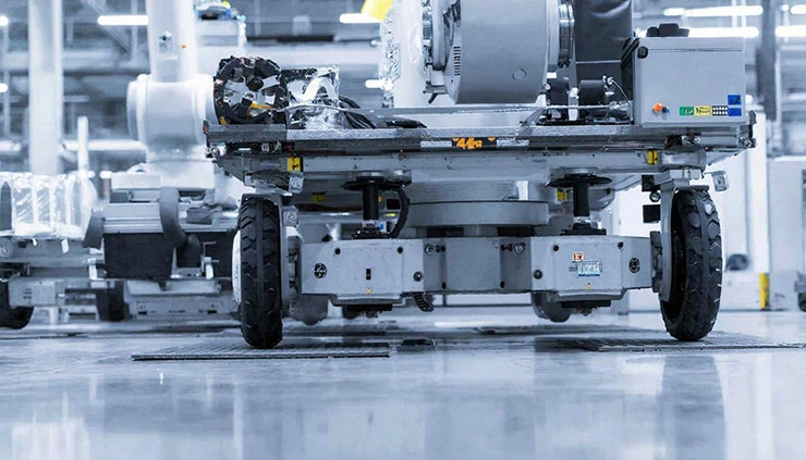 В России создали робота для перевозки комплектующих и оборудования