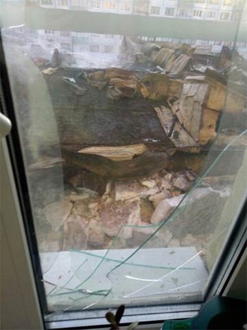 Случайные жертвы крупного пожара в Воркуте начали менять окна за свой счет