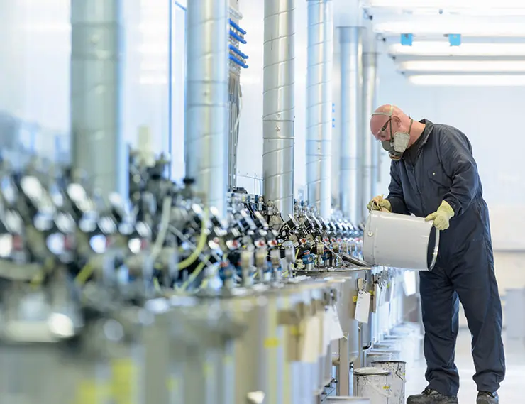 Производство ЛКМ с начала 2025 года снизилось незначительно