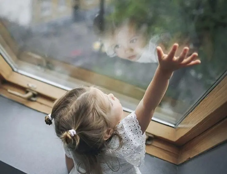 Родителям младенцев будут выдавать защитные замки на окна