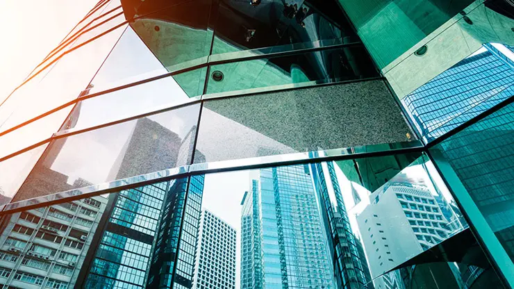 Окна в учреждениях Севастополя получат защиту от взрывной волны