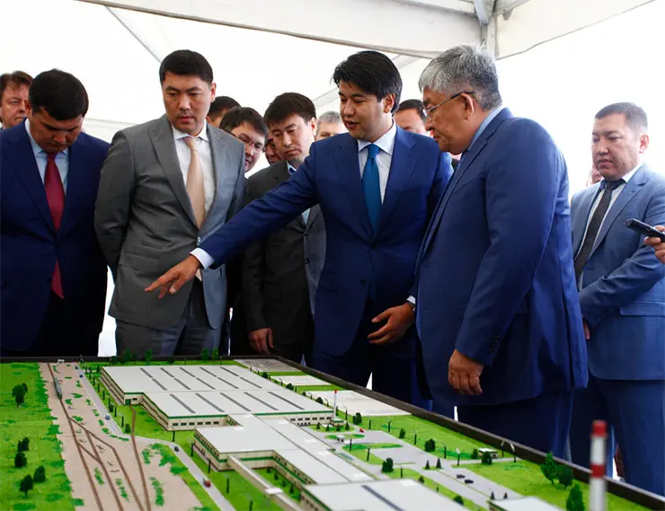 Что происходит со строительством стекольного завода в Кызылординской области