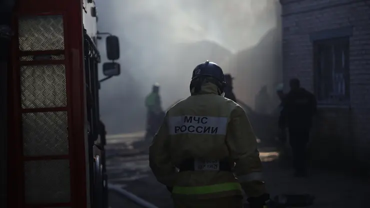 В Петербурге горел цех по производству пластиковых окон