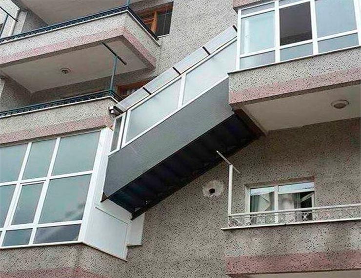 Можно ли остеклить балкон своими руками?
