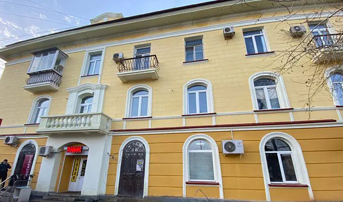 Россиянка отстояла в суде право не демонтировать остекление балкона 