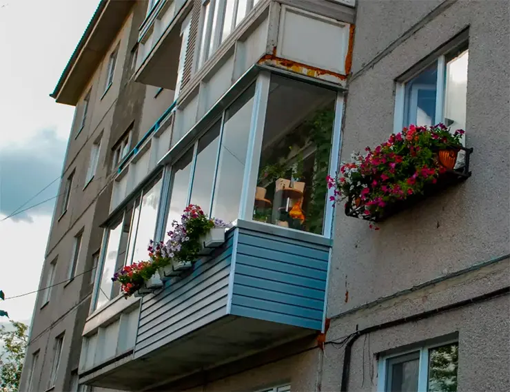 Петербуржцам дали 10 лет на снос или согласование остекления на балконах