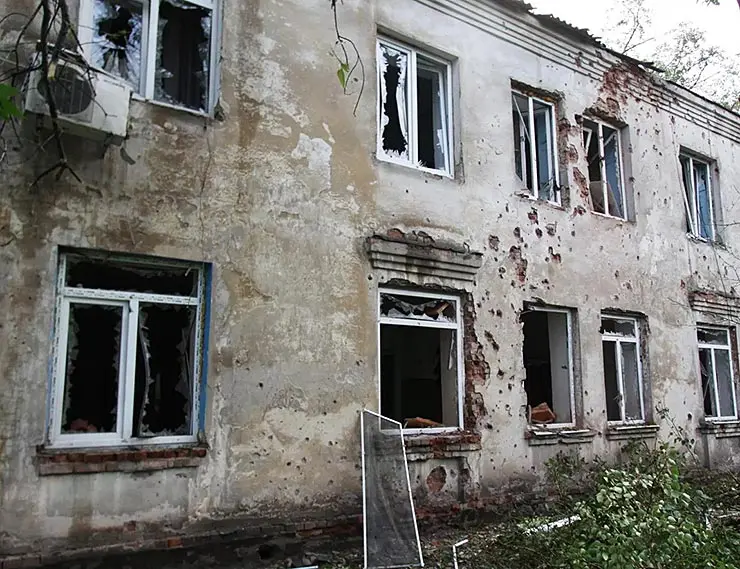 В Северодонецке повреждено порядка 95% остекления, заявили в администрации