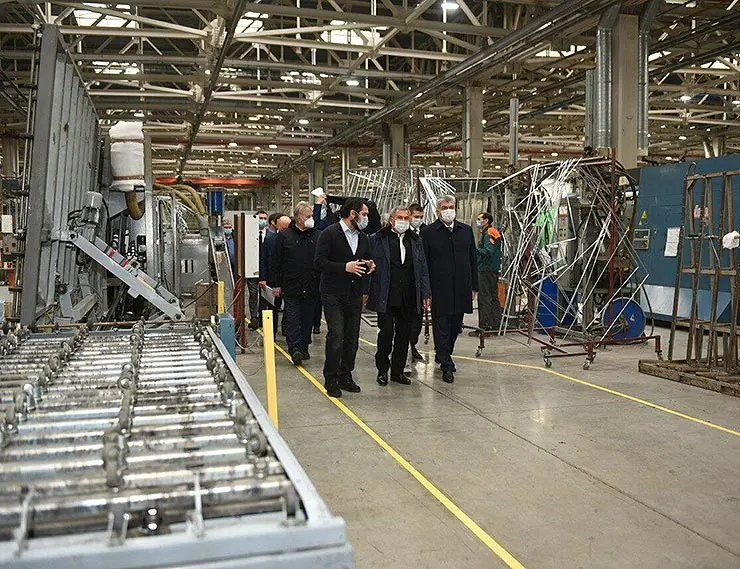 Президент Татарстана посетил производство стеклопакетов