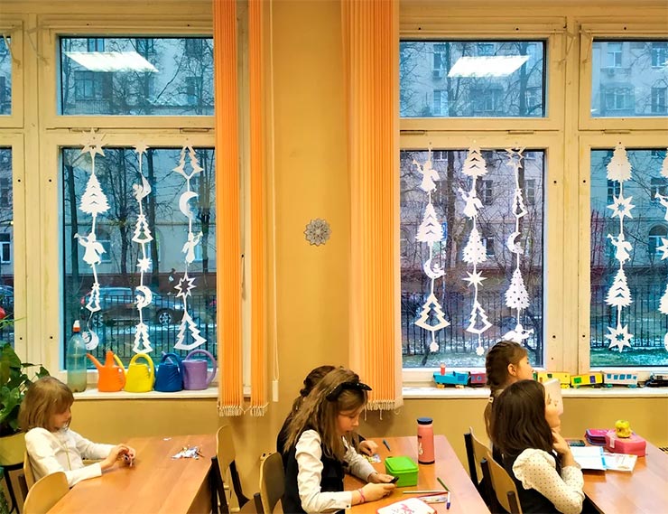 Детский омбудсмен требует установить ограничители на школьных окнах 