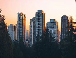 Ввод жилья в России в первом квартале упал на 28% class= Ввод жилья в России в первом квартале упал на 28%