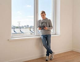 "Авито": зарплаты дизайнеров интерьеров в России выросли за год на 18%