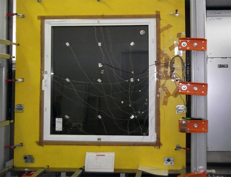Надежное окно: испытания на сопротивление теплопередаче от испытательного центра «ТБМ»