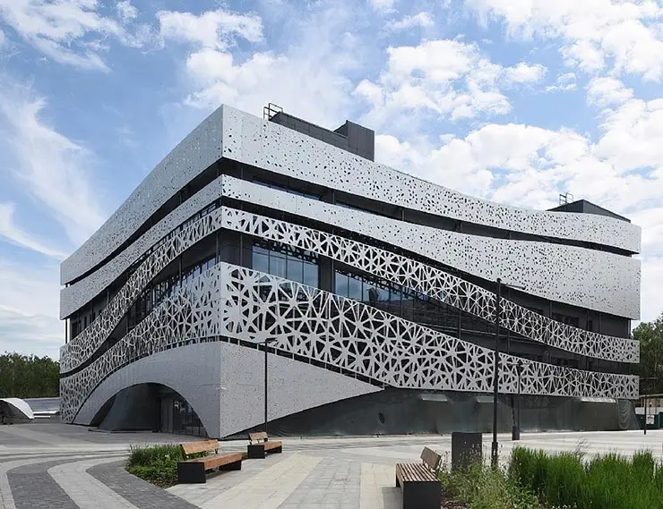 Главный культурный центр нефтяной столицы Татарстана остеклен стеклопакетами STiS 