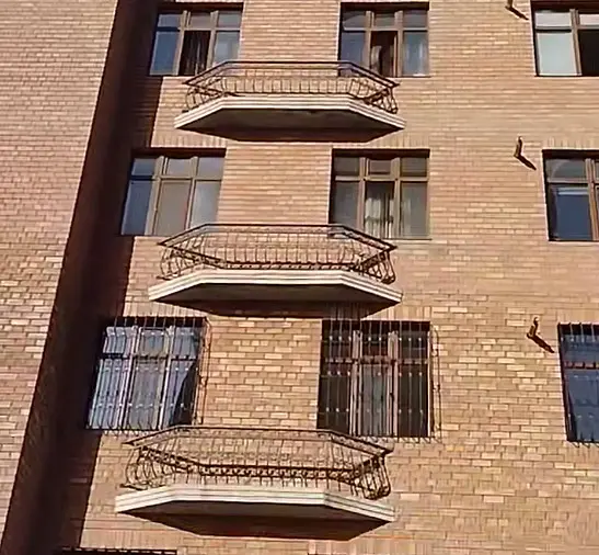 В Ташкенте построили ЖК с балконами, на которые нельзя выйти