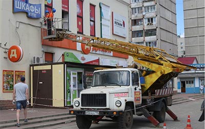 Свыше 40 незаконных рекламных конструкций демонтировали в Реутове за месяц