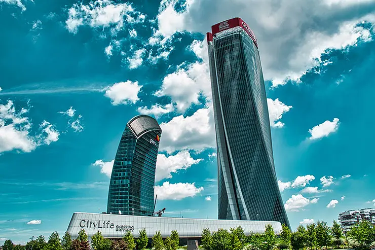 В Милане оцепили район из-за угрозы обрушения небоскреба Захи Хадид 