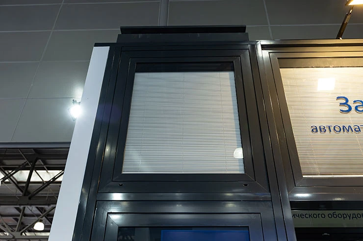 Жалюзи внутри стеклопакета: новые возможности для вашего бизнеса