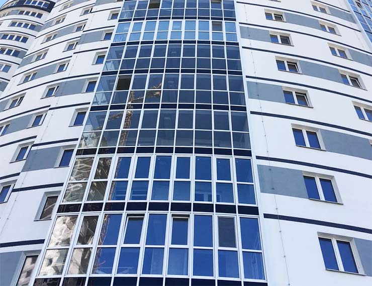 Погрешности установки светопрозрачных конструкций выявили тотальные проверки фасадных работ в Москве