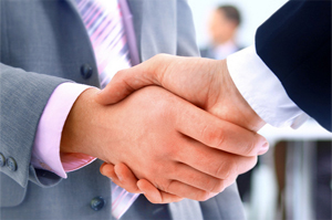 С 1 октября в России бизнесу помогут с налогами, а строителей защитят от плохих страховщиков