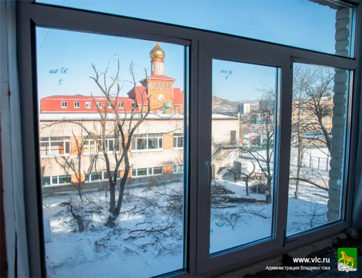 Проект «Сохрани тепло детям»: новые окна установлены в 46-ти школах Владивостока