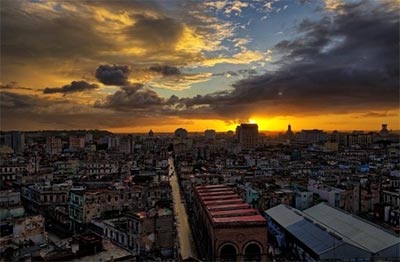 Россия оказала помощь Кубе оконным стеклом