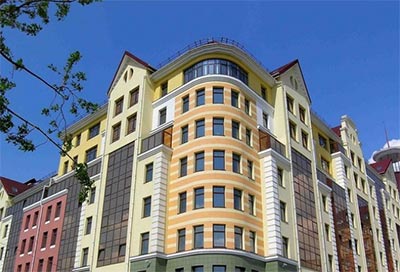Омский архитектор подал в суд на жильцов, переделавших окно в элитном доме