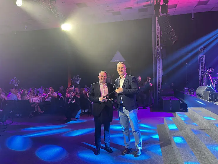 РЕХАУ поздравляет партнера — компанию «Элит Лайн» с 25-летием