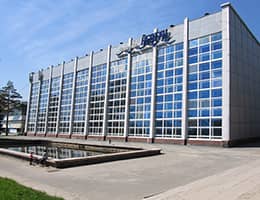 Новосибирская область не смогла найти стекольщиков для капремонта фасада бассейна «Нептун»